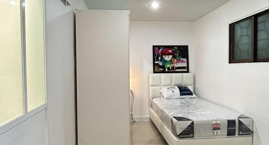 For rent 2 bedrooms condo in Wang Thonglang, Bangkok