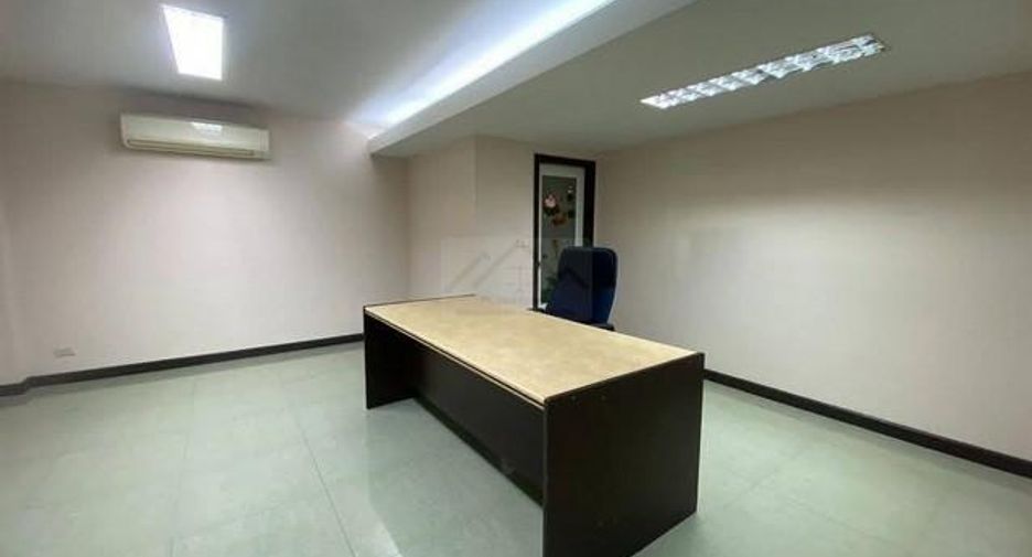 Oficina en alquiler de 8 habitaciones en Don Mueang, Bangkok