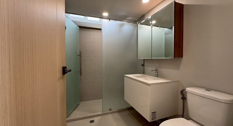 À louer 2 chambres condo à Watthana, Bangkok