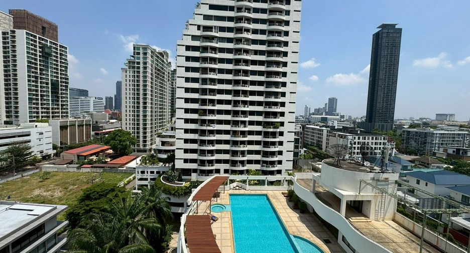À louer 2 chambres condo à Watthana, Bangkok