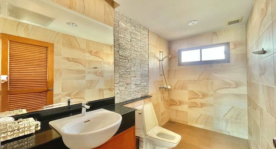 For rent 3 bedrooms house in Huay Yai, Pattaya