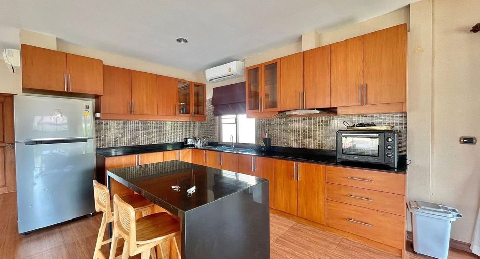 For rent 3 bedrooms house in Huay Yai, Pattaya