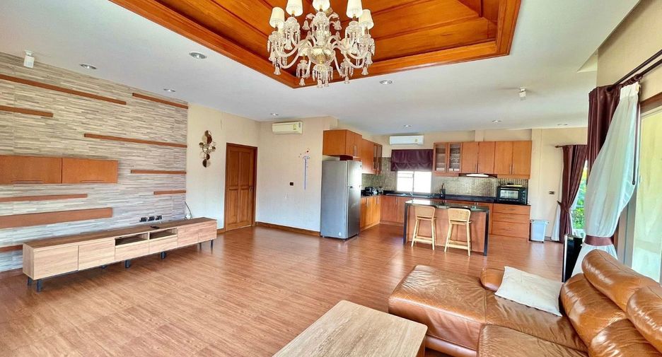 For rent 3 bedrooms house in Huay Yai, Pattaya