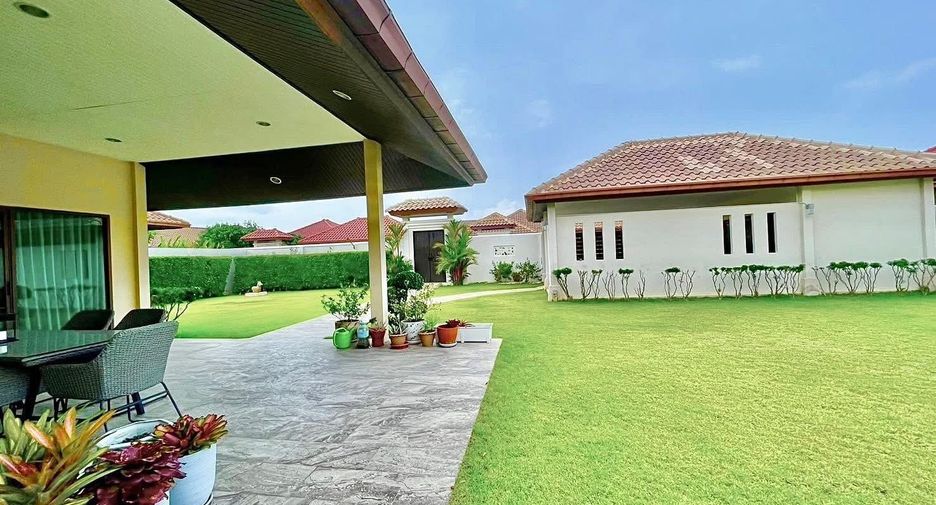 For rent 3 bedrooms house in Huay Yai, Pattaya