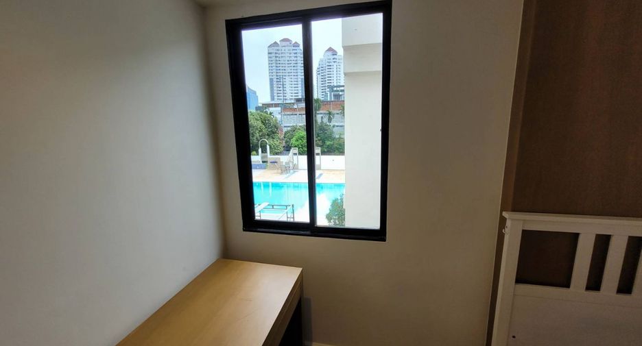 For rent 3 bedrooms condo in Watthana, Bangkok