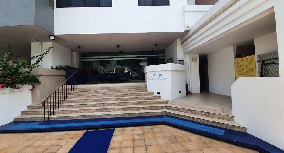 For rent 3 bedrooms condo in Watthana, Bangkok