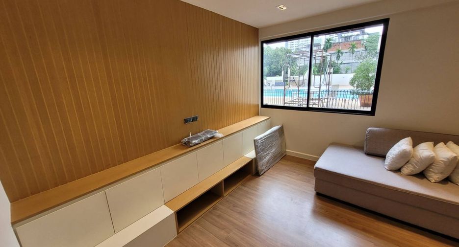 For rent 3 bedrooms condo in Watthana, Bangkok