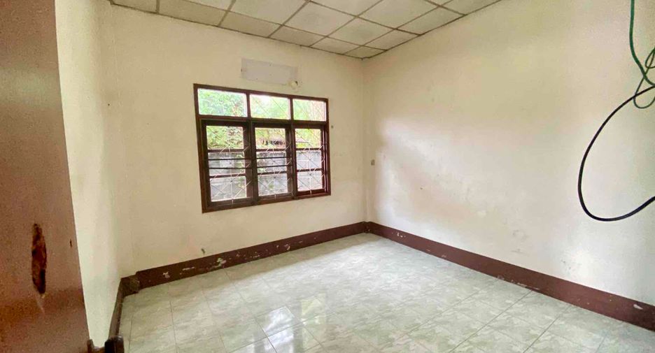 For sale 5 bedrooms house in Tha Bo, Nong Khai