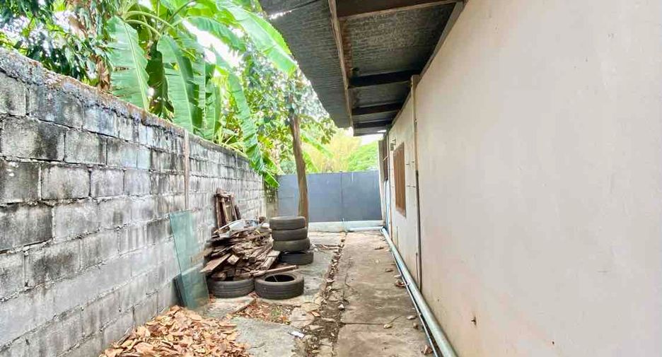 For sale 5 bedrooms house in Tha Bo, Nong Khai