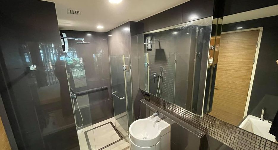 For rent 1 Beds condo in Phra Khanong, Bangkok