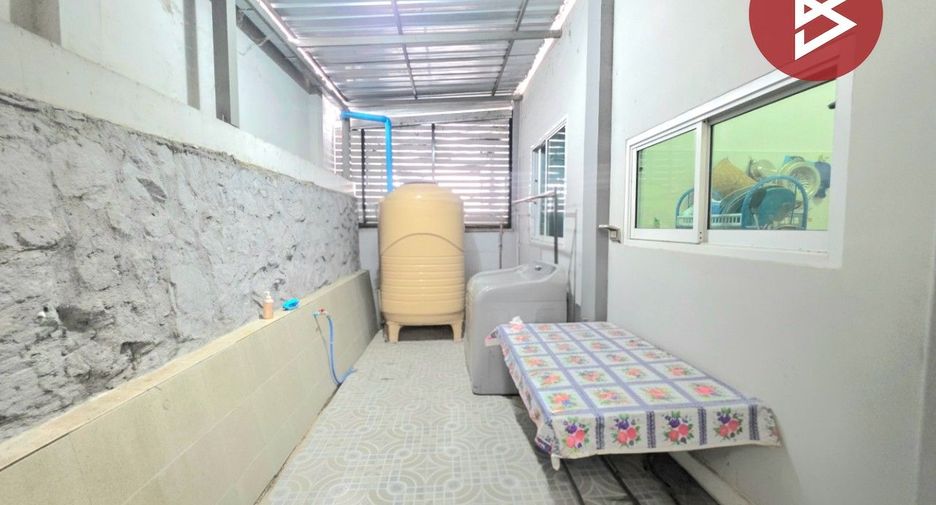 Reihenhaus zum Kauf mit 2 Zimmer in Si Racha, Chonburi