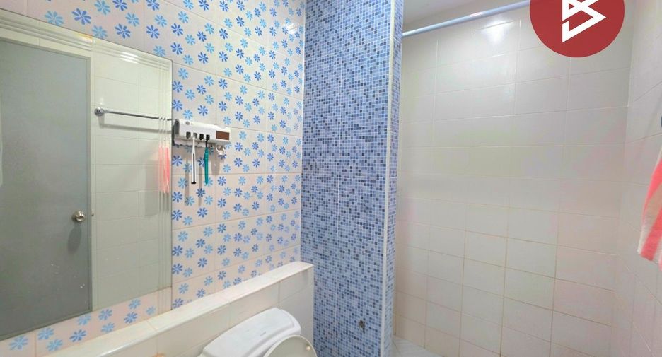 Reihenhaus zum Kauf mit 2 Zimmer in Si Racha, Chonburi