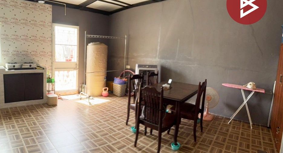 Reihenhaus zum Kauf mit 2 Zimmer in Phra Samut Chedi, Samut Prakan