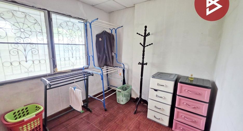 For sale 5 bedrooms house in Mueang Samut Prakan, Samut Prakan