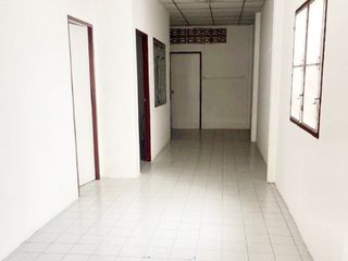 出售 2 卧室 联排别墅 在 Phan Thong, Chon Buri