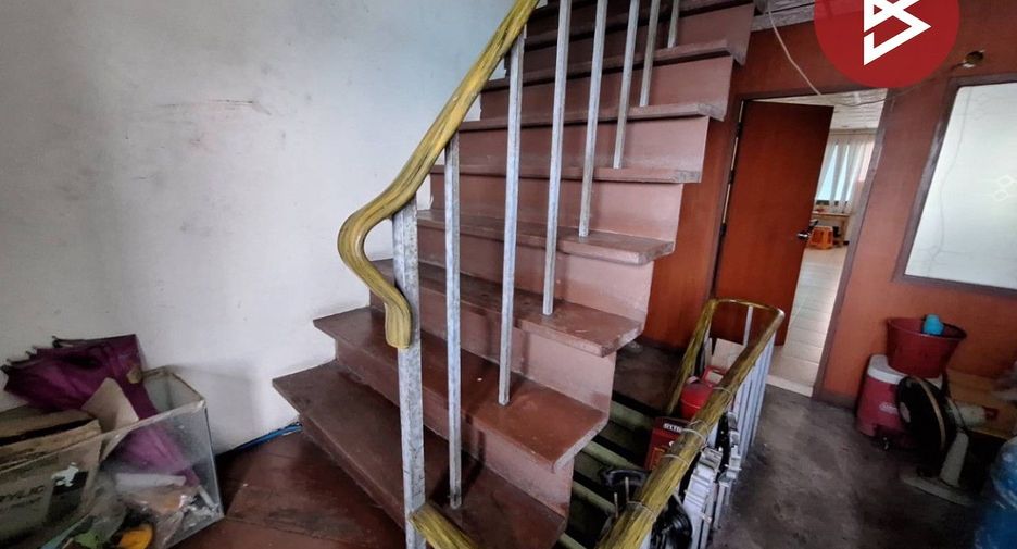 For sale 3 bedrooms retail Space in Khan Na Yao, Bangkok