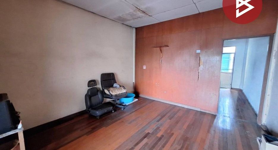 For sale 3 bedrooms retail Space in Khan Na Yao, Bangkok
