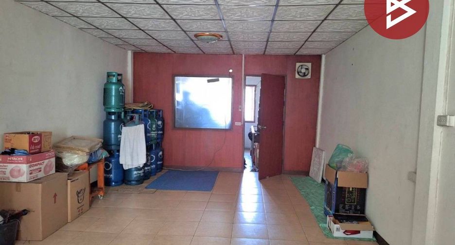 For sale 3 bedrooms retail Space in Khan Na Yao, Bangkok