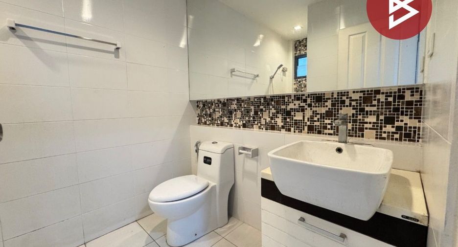 For sale 3 bedrooms townhouse in Mueang Pathum Thani, Pathum Thani