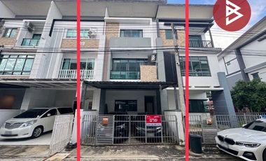 For sale 3 bedrooms townhouse in Mueang Pathum Thani, Pathum Thani