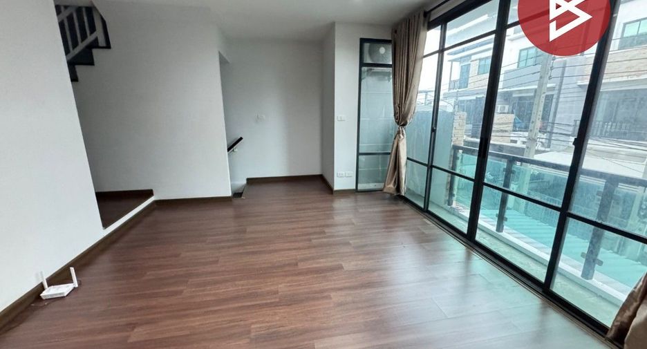 For sale 3 bedrooms townhouse in Mueang Pathum Thani, Pathum Thani