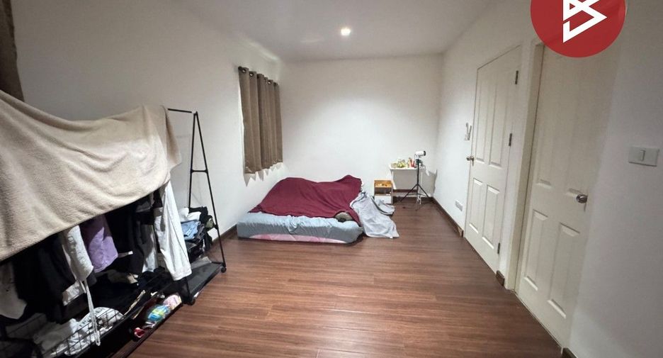 For sale 3 bedrooms townhouse in Mueang Pathum Thani, Pathum Thani
