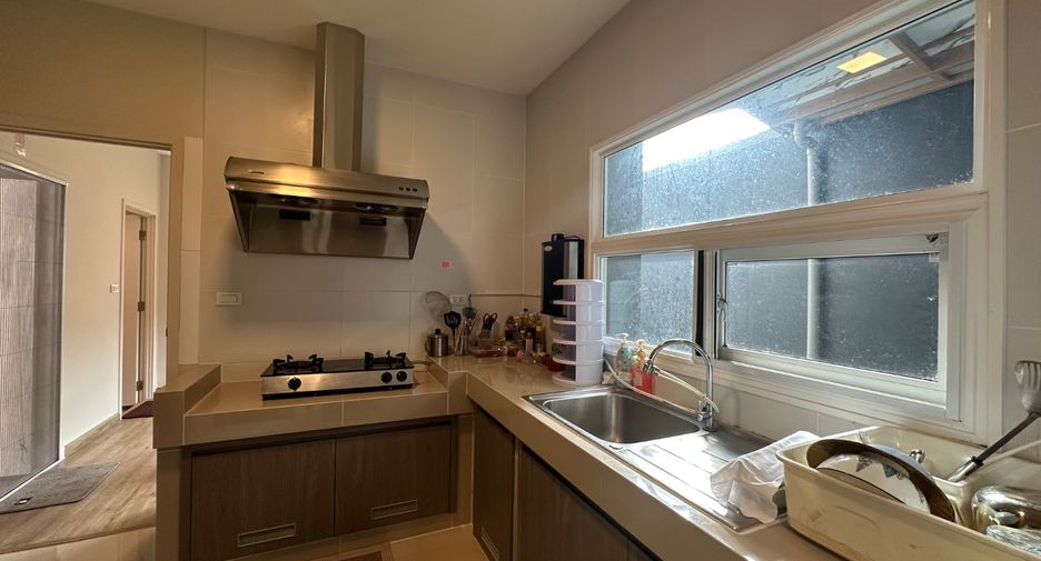 For sale 3 bedrooms house in Lam Luk Ka, Pathum Thani