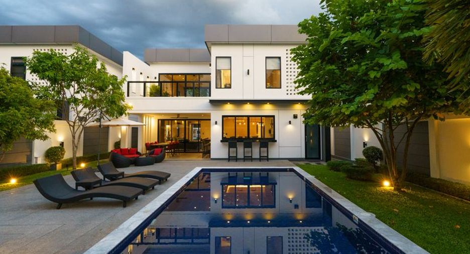 For rent 4 bedrooms villa in Hang Dong, Chiang Mai