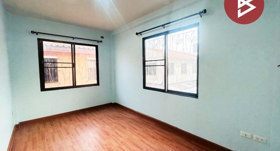 For sale 3 bedrooms townhouse in Mueang Chon Buri, Chonburi