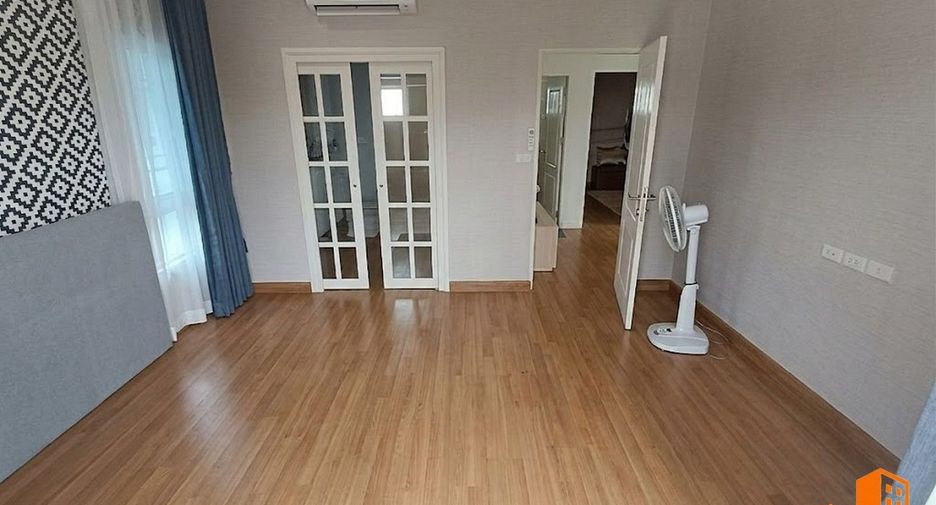 For sale 4 bedrooms house in Mueang Pathum Thani, Pathum Thani