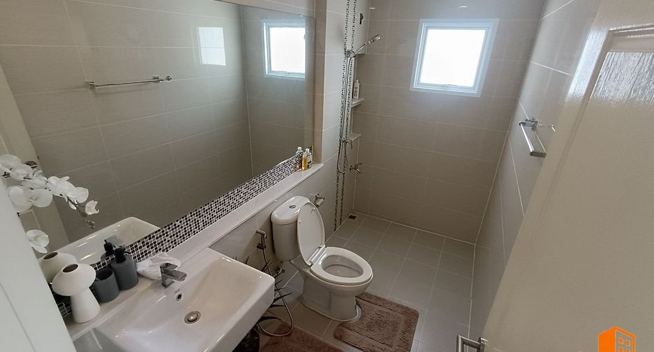 For sale 4 bedrooms house in Mueang Pathum Thani, Pathum Thani