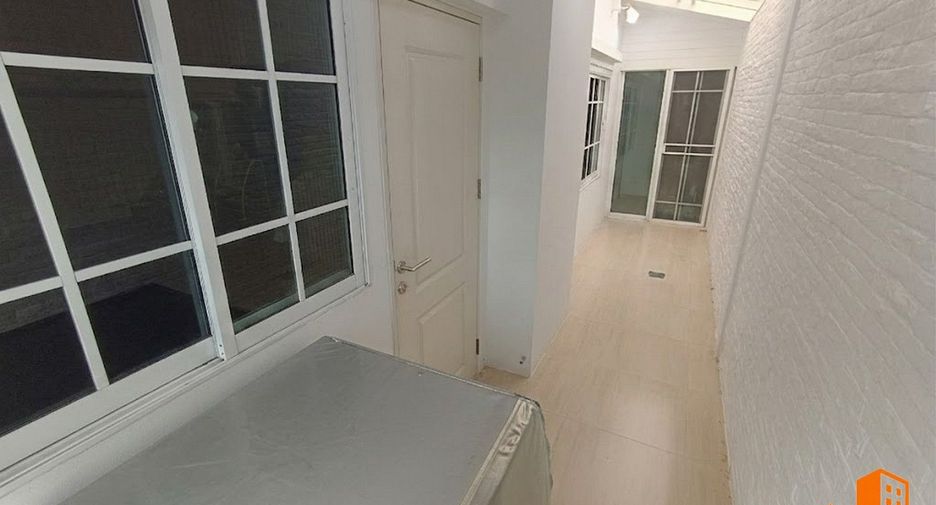 For sale 4 bedrooms house in Mueang Pathum Thani, Pathum Thani