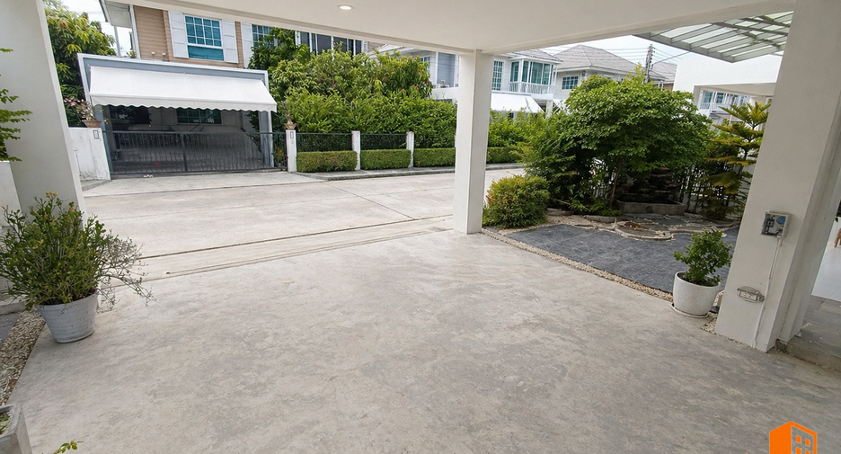 For sale 4 bedrooms house in Mueang Pathum Thani, Pathum Thani