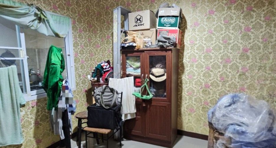 À vendre 4 chambres maison de ville à Min Buri, Bangkok