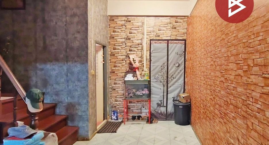 For sale 2 bedrooms townhouse in Mueang Samut Prakan, Samut Prakan