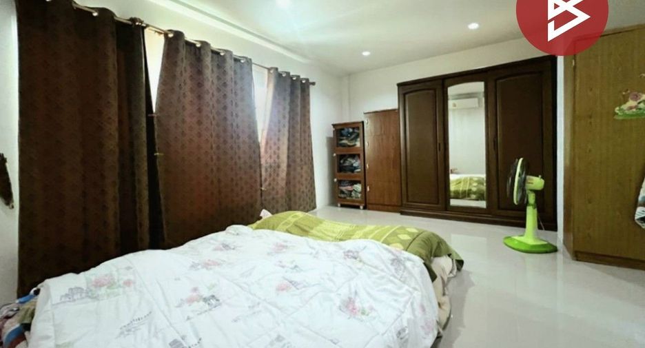 For sale 3 bedrooms townhouse in Bang Pakong, Chachoengsao