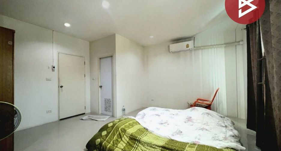 For sale 3 bedrooms townhouse in Bang Pakong, Chachoengsao
