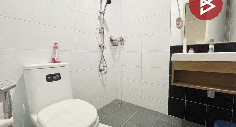 For sale 2 bedrooms townhouse in Bang Khae, Bangkok