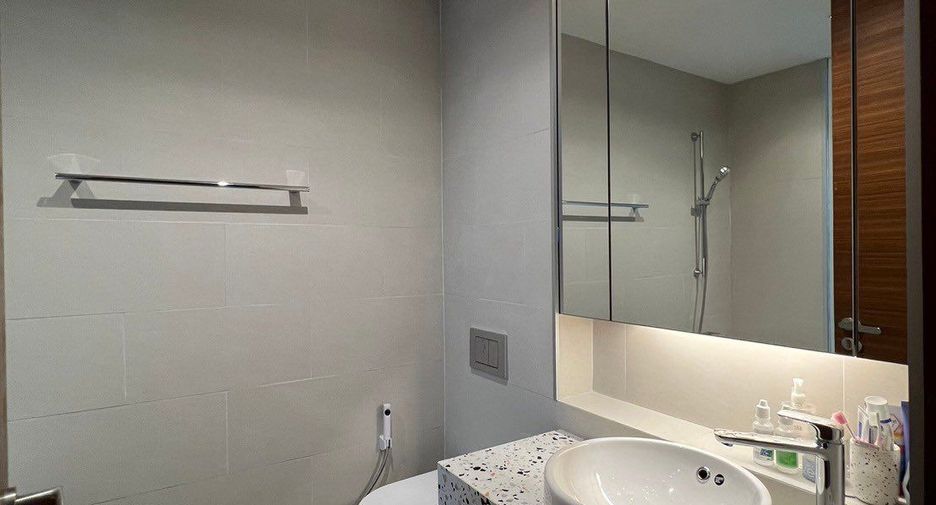 Condo en alquiler de 2 habitaciones en Khlong Toei, Bangkok