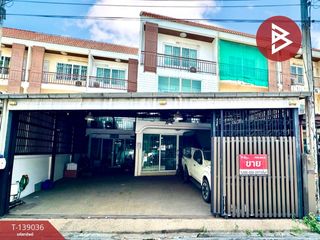 For sale 8 ベッドルーム townhouse in Khlong Toei, Bangkok