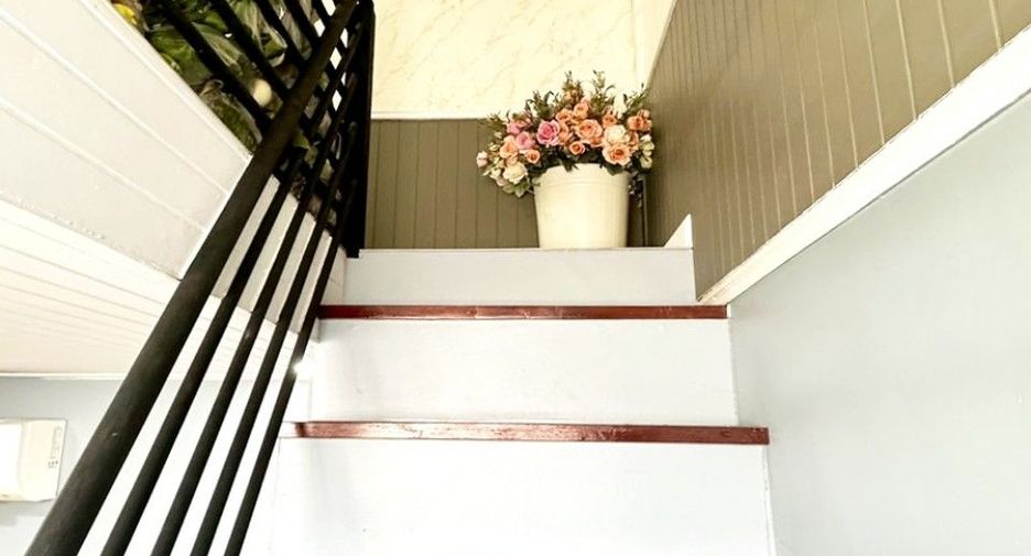 For sale 8 bedrooms townhouse in Khlong Toei, Bangkok