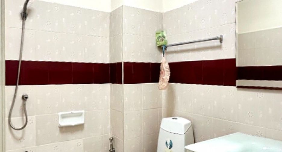 For sale 8 bedrooms townhouse in Khlong Toei, Bangkok