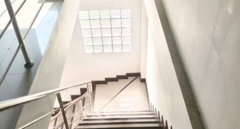 Gewerbefläche zum Kauf mit 3 Zimmer in Phanat Nikhom, Chonburi