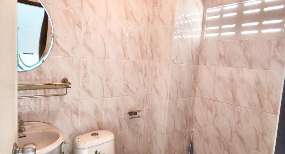 Gewerbefläche zum Kauf mit 3 Zimmer in Phanat Nikhom, Chonburi
