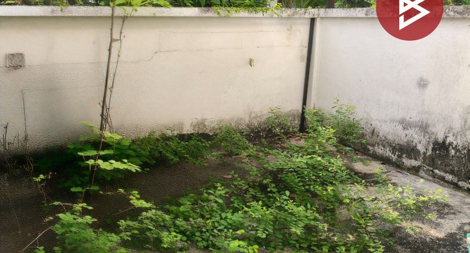 Gewerbefläche zum Kauf mit 3 Zimmer in Phanat Nikhom, Chonburi