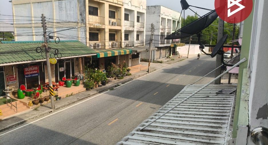 Gewerbefläche zum Kauf mit 3 Zimmer in Phanat Nikhom, Chonburi
