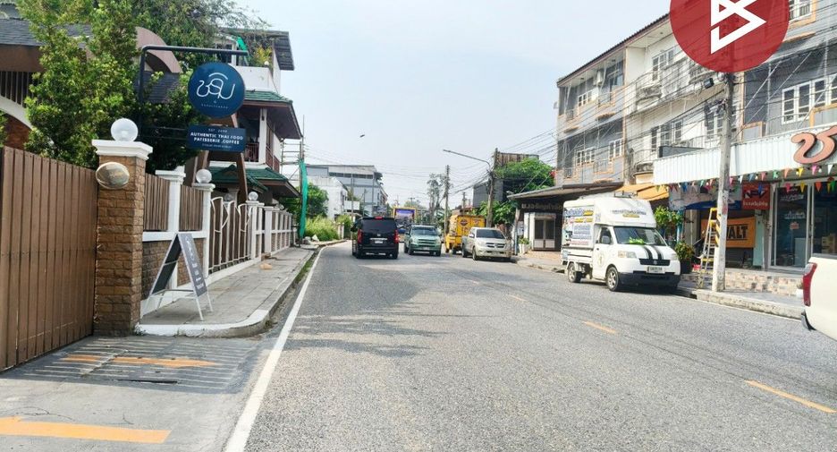 Gewerbefläche zum Kauf mit 3 Zimmer in Phanat Nikhom, Chonburi