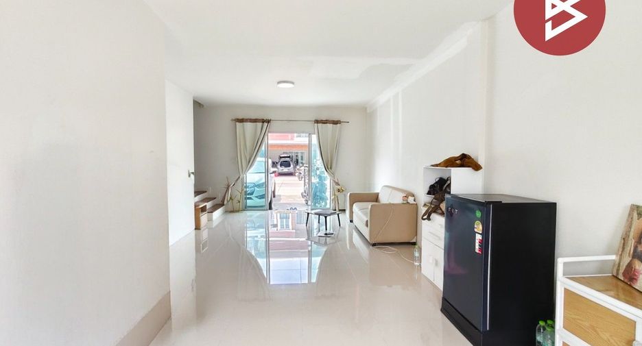 Reihenhaus zum Kauf mit 3 Zimmer in Sai Noi, Nonthaburi