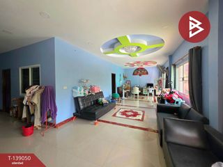 For sale 4 ベッドルーム house in Sam Phran, Nakhon Pathom