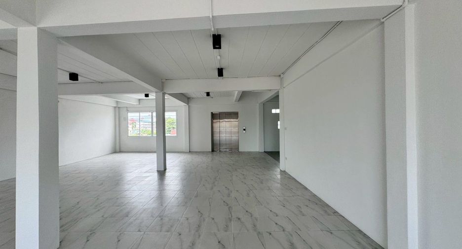 Аренда и продажа торговое помещение в Банг Ламунг, Чонбури